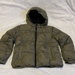 Swiss Tech Green Puffer Jacket with Quilted Design